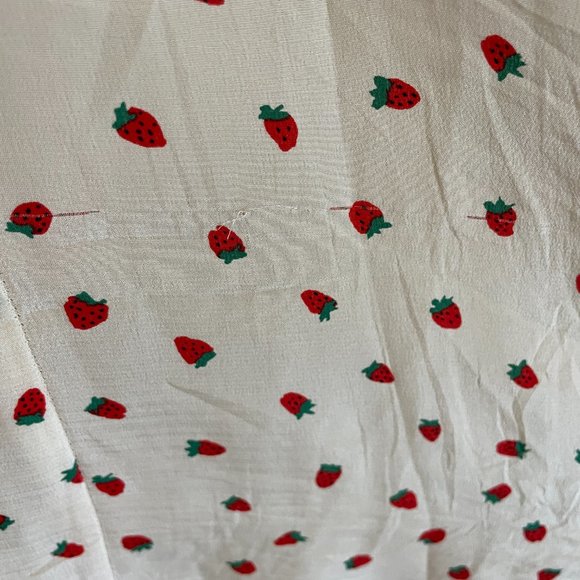 Madewell Silk Clover Button-Front Dress in Fresh Strawberries - Picture 5 of 6